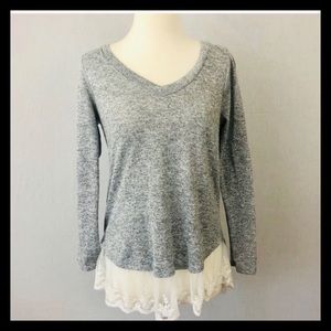 Jessie & J Vee Neck Tunic Top With Lace Hem